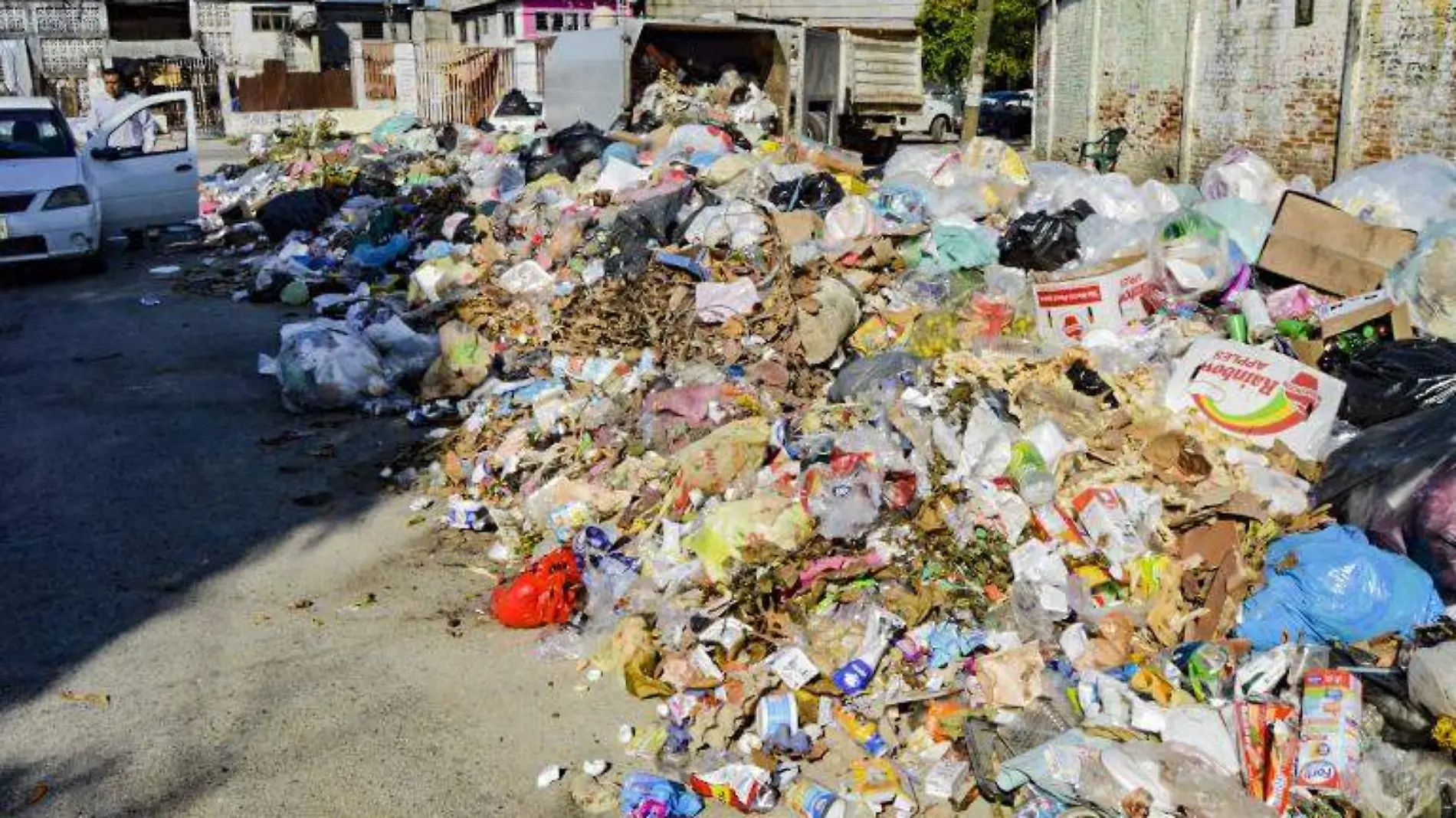 Basura en el mercado central